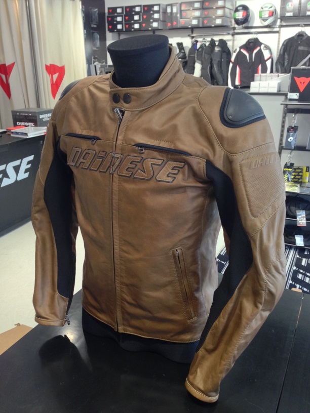 レザーダイネーゼ　Dainese ALIEN PELLE　レザージャケット