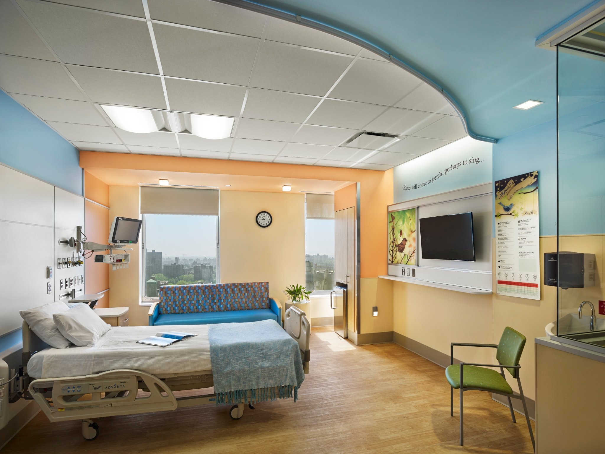 CHoNY PICU Patient Room with Environmental Colors