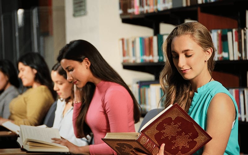 Lenguas y Gestión Cultural