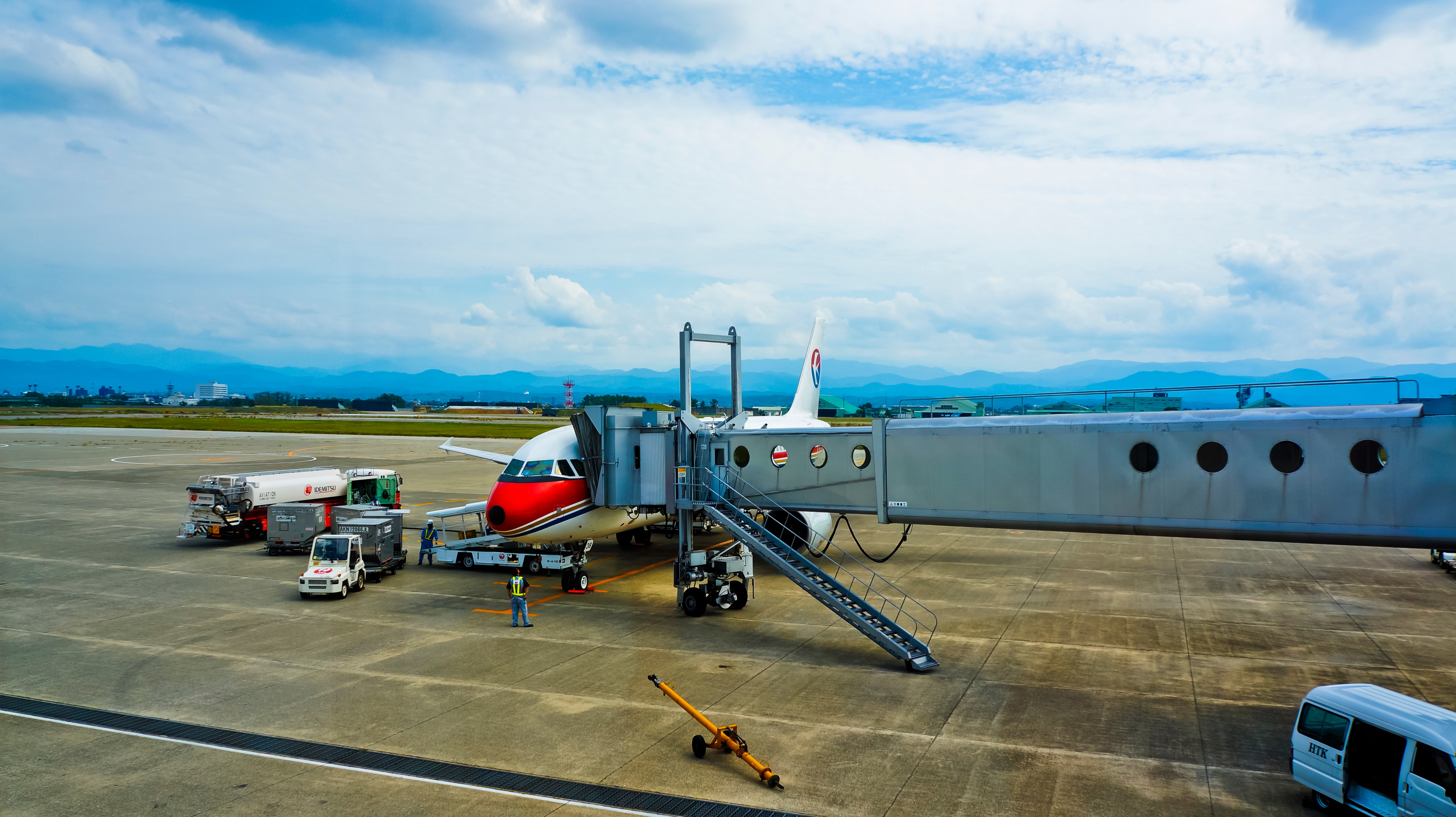 IMAGE 2_ '3 ways groundbreaking GSE technology is making airport maintenance'.jpg