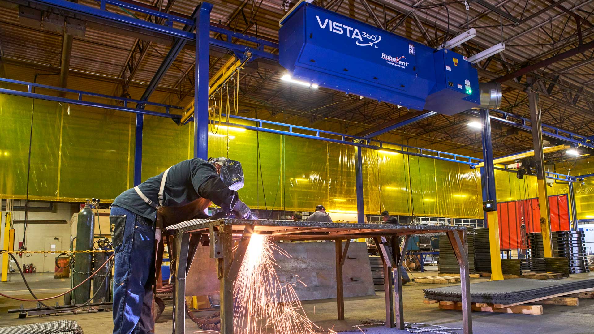 Manual-Welding-Ambient-Vista360_Welder-Spark_2017_04_09_1920.jpg Manual-Welding-Ambient-Vista360_Welder-Spark_2017_04_09_1920.jpg