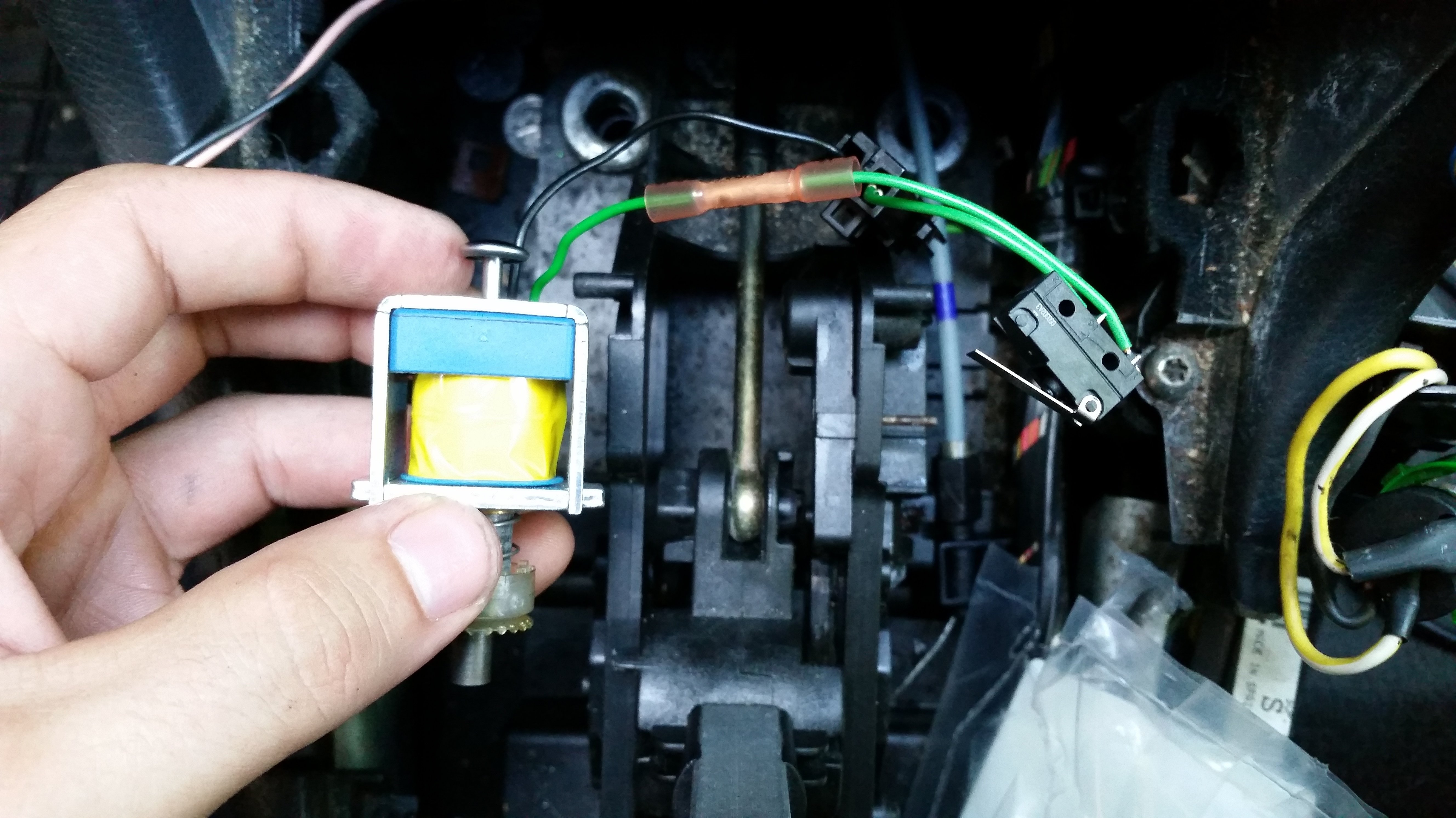 How to Replace the Shift Interlock Microswitch (Volvo)