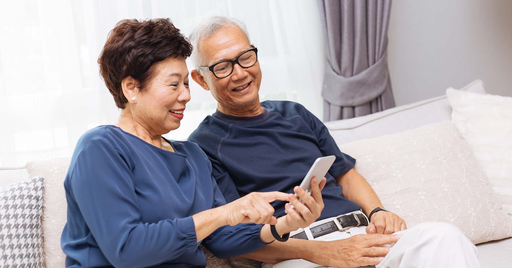 How to Stay in Touch While Social Distancing
