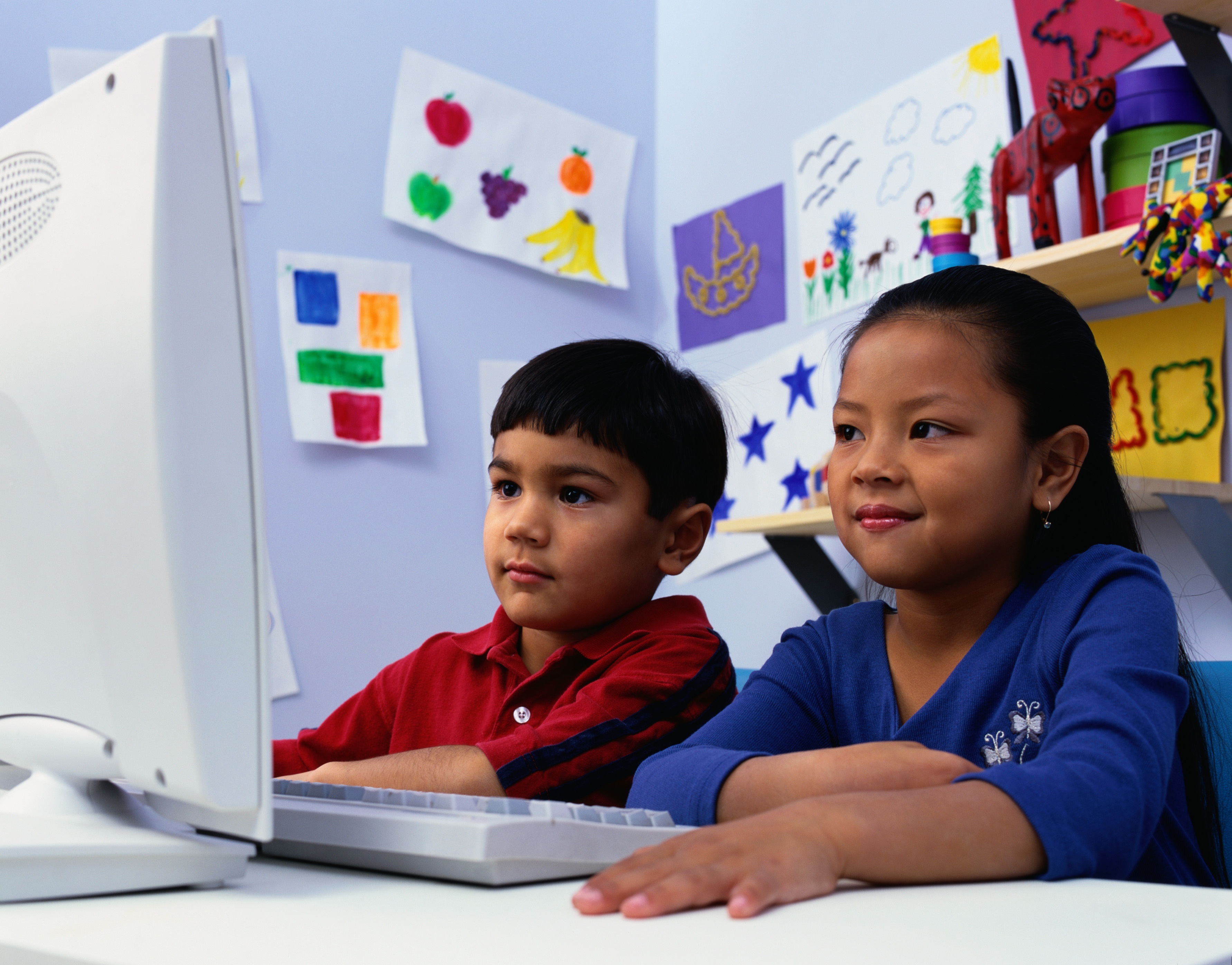 children on a computer
