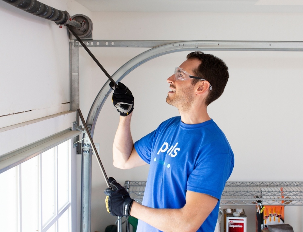 How To Diagnose A Garage Door Issue On Your Own