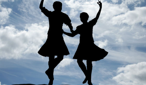 3Ceilidh-dancing-©-JulieVMac-and-istockphoto.jpg