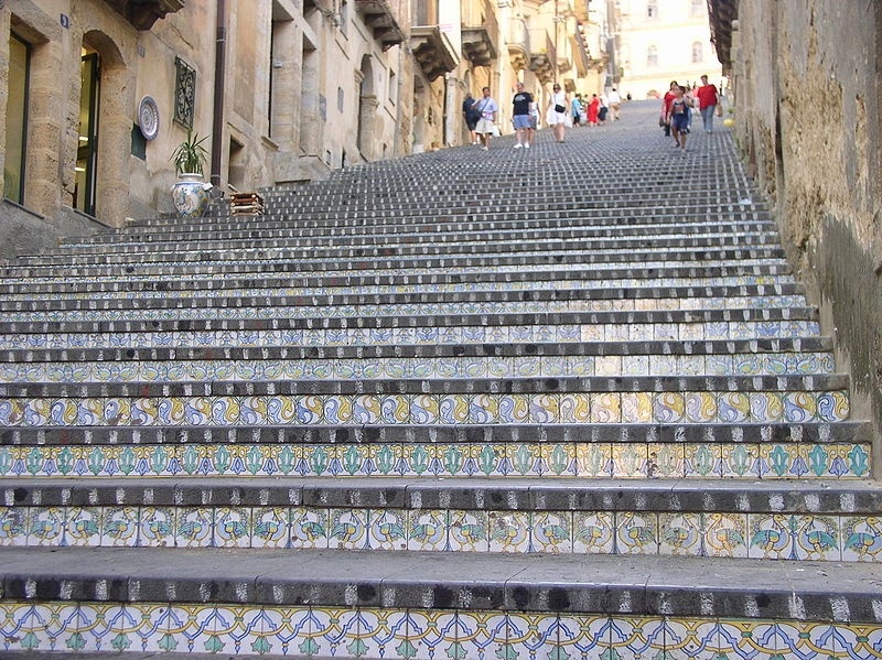 800px-Caltagirone-555823-edited.jpg