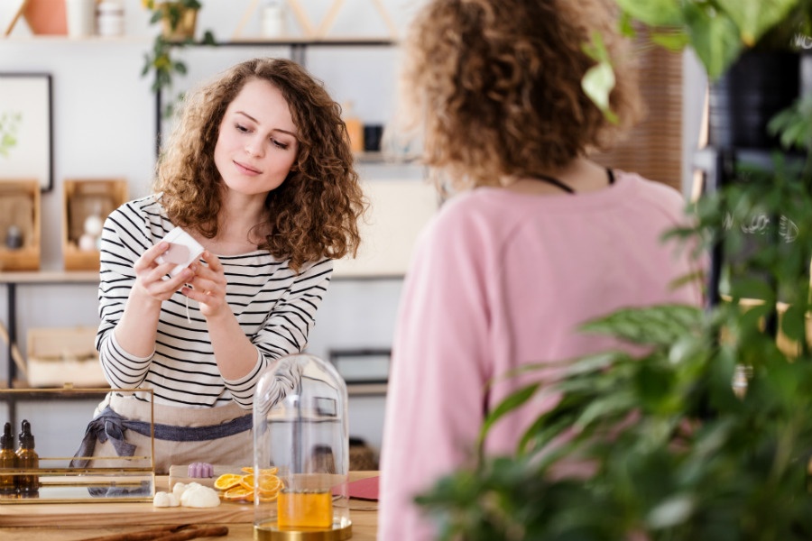 Come-attirare-clienti-in-una-bioprofumeria-i-nostri-suggerimenti-10