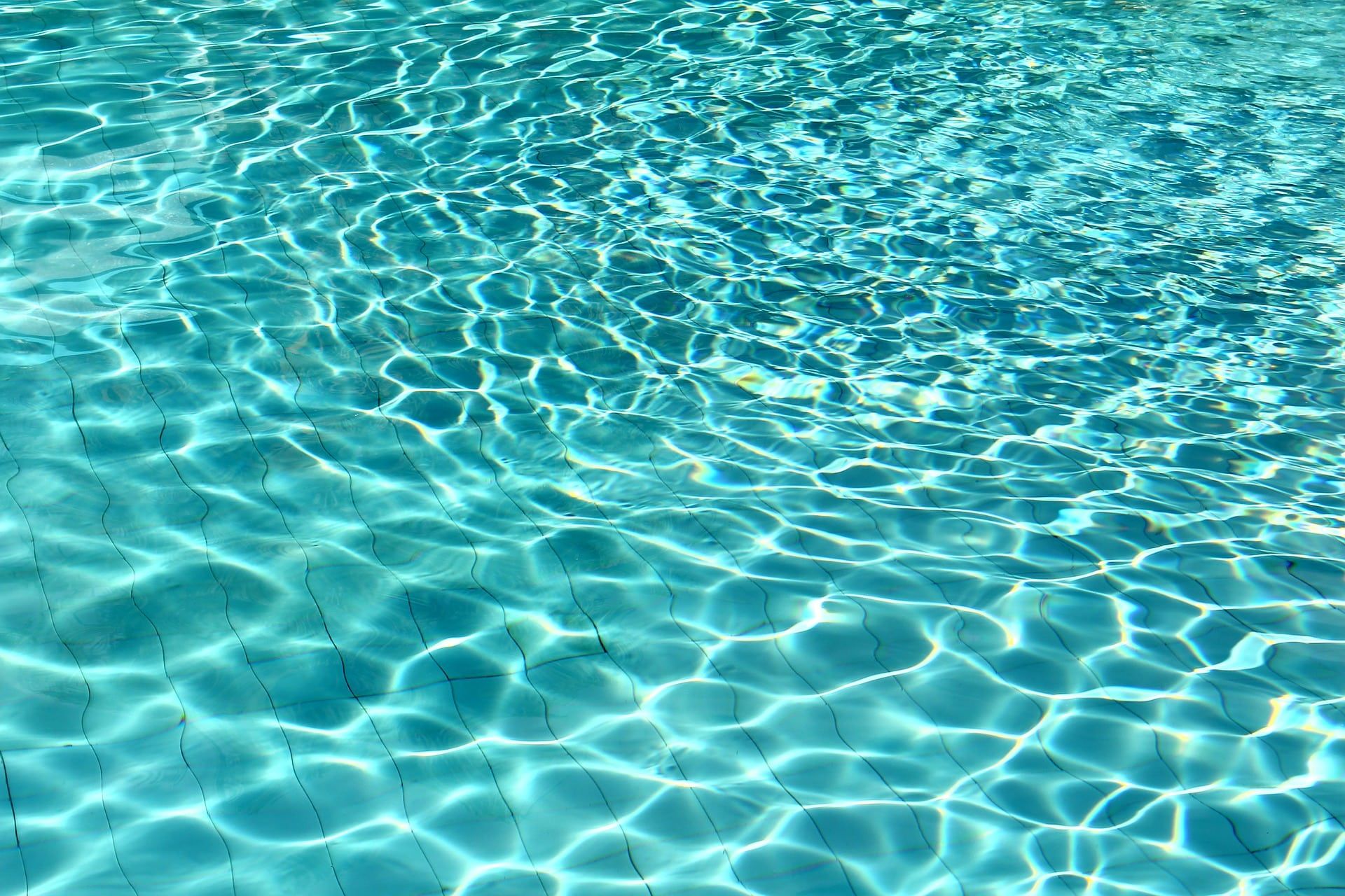 Using Chlorine or Bromine in Your Pool