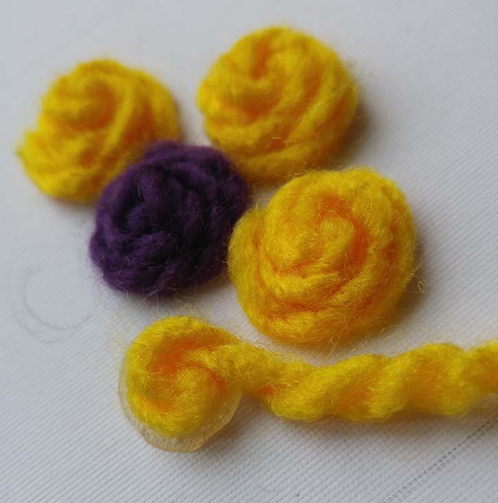 easter-egg-yarn-kids-craft-pop-up-glue-dots-yarn.jpg