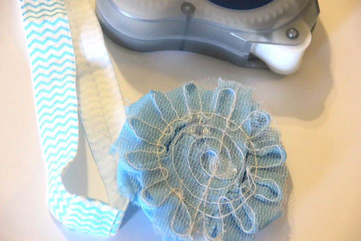 glue-dots-girls-headband-diy-with-adhesives.jpg