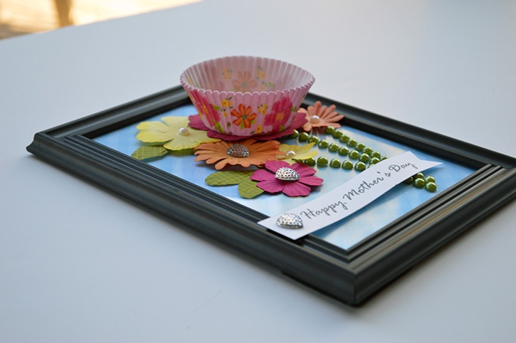 mothers-day-cupcake-cutie-frame-side-view.jpg
