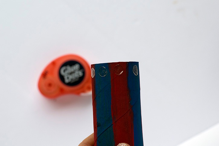 craft-glue-dots-4th-of-july-streamers-kids-craft-step2.jpg