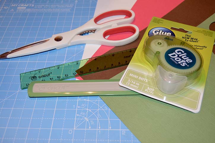 glue-dots-spiral-apple-card-back-to-school-supplies.jpg