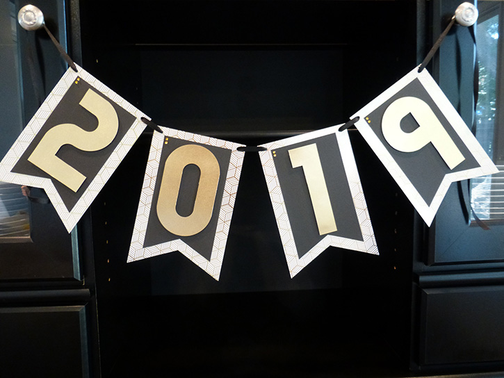 Glue-Dots-NYE-banner-feature