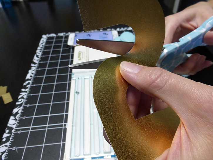 Glue-Dots-NYE-banner-scissors