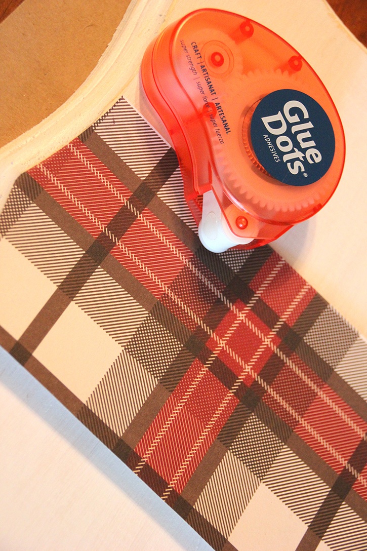 Glue-Dots-Holiday-Farmhouse-Decor-craft