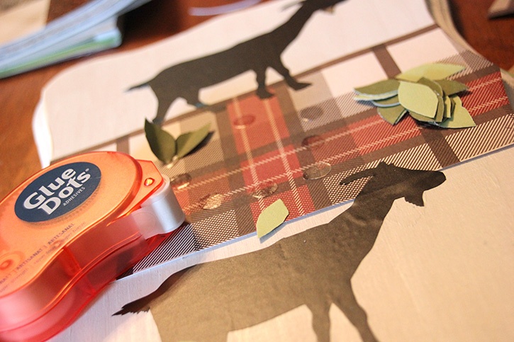 Glue-Dots-Holiday-Farmhouse-Decor-leaves