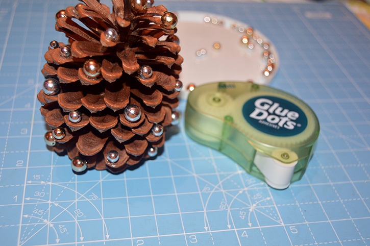 Glue-Dots-Pinecone-Ornament-Mini