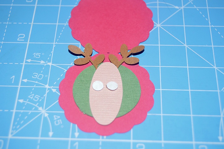 Glue-Dots-Reindeer-Candy-Topper-eyes