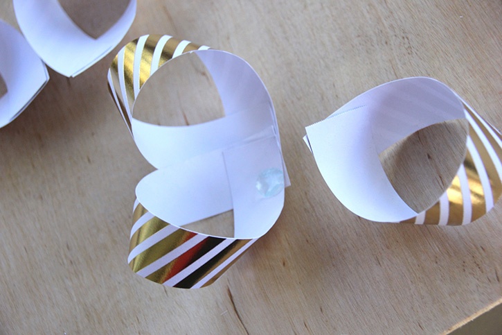 glue-dots-paper-gift-bow-loops-layering.jpg