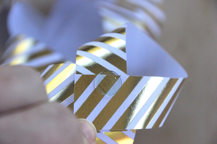 glue-dots-paper-gift-bow-loops-with-glue-dots.jpg