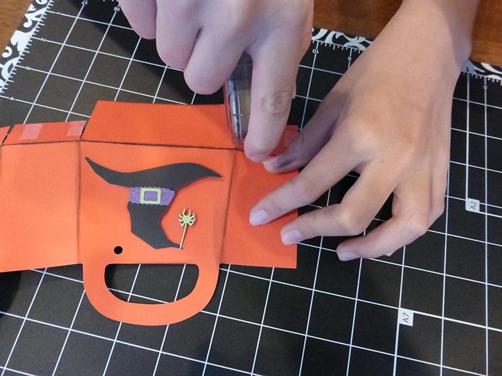glue-dots-treat-bags-assembly-premium-permanent-gluetape.jpg