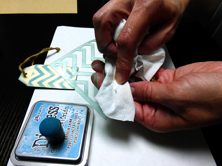 Glue-Dots-Wooden-Tag-clean