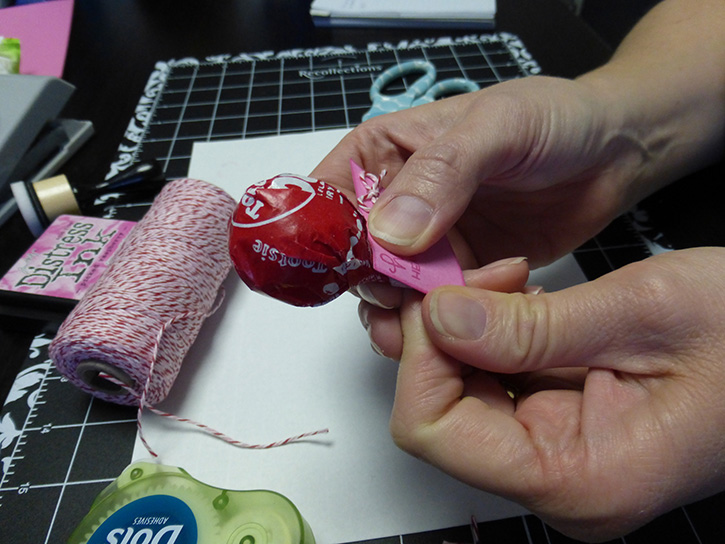 Glue-Dots-Happy-Heart-apply