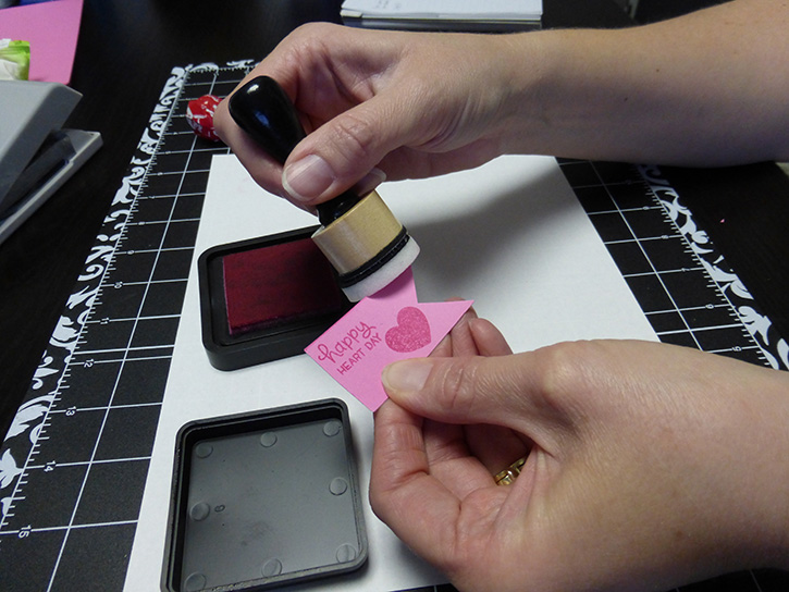Glue-Dots-Happy-Heart-ink