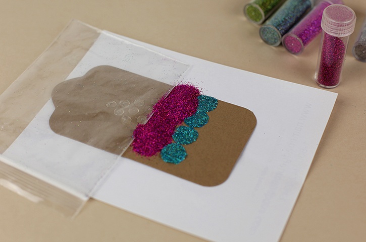 glue-dots-glitter-tree-tag-pink-glitter-second-row.jpg