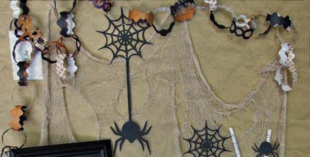 glue-dots-halloween-garland-feature