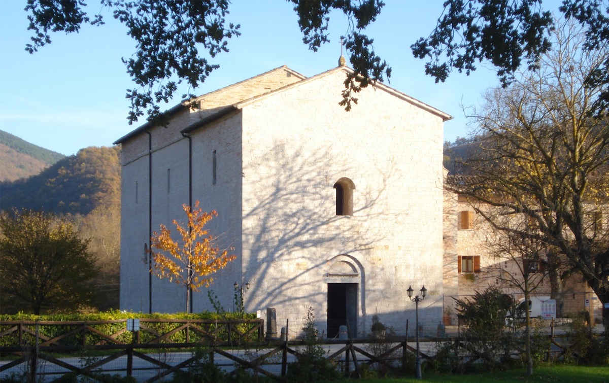 gola-del-furlo-panorama
