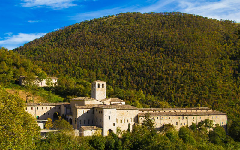 dream holidays-la bellezza del monte catria-1