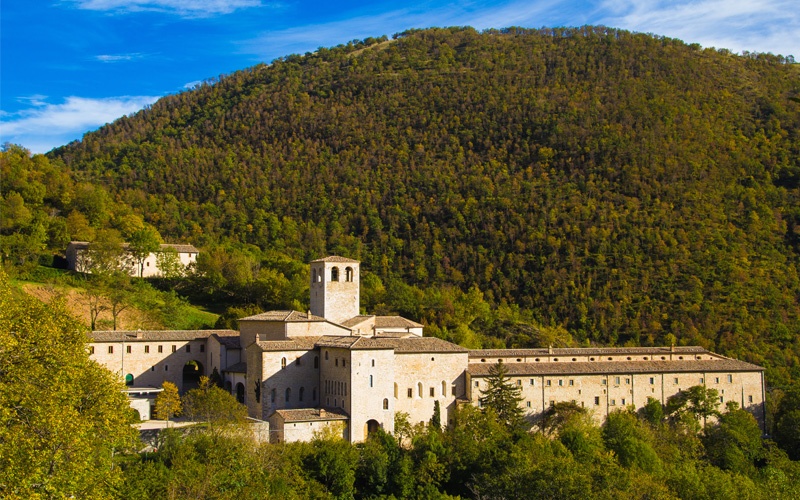 gli eremi nelle marche