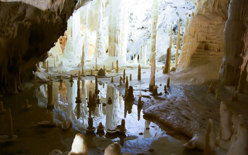 grotte-di-frasassi-
