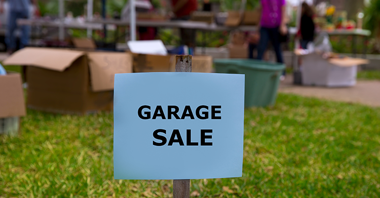 garage-sale-yard-sign
