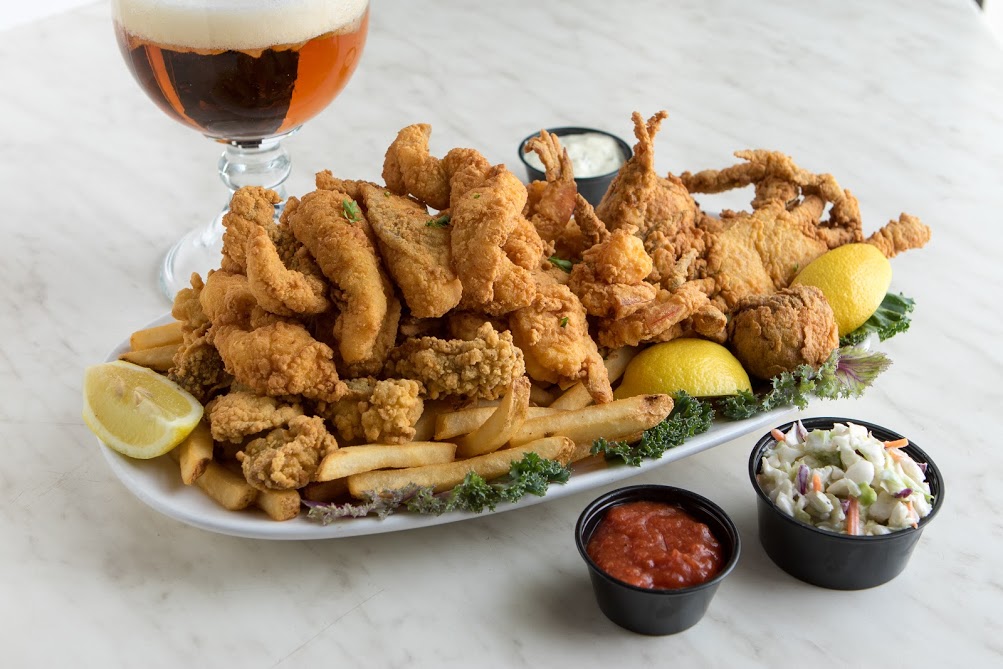 Deanies seafood fried seafood platter national french fry day in new orleans best seafood.jpg