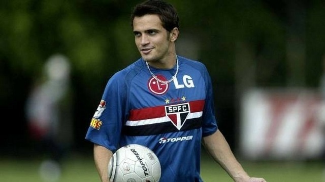 9 JOGADORES DE FUTEBOL INESQUECÍVEIS DO PLAYSTATION 1 [Re-post] 