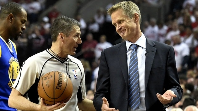 Conheça o indiano que foi a 2 mil jogos e virou o 1º fã homenageado no Hall  da Fama do Basquete, nba