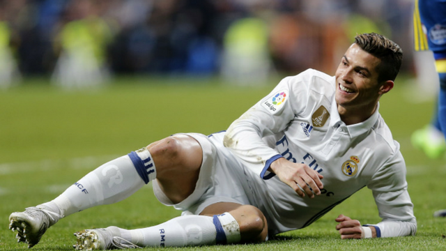 Jogador 'mais forte do Mundo' vê Ronaldo a entrar no wrestling: «Fazia o  'Siiim' e saltava para bater no adversário» - O diário de CR7 - Jornal  Record