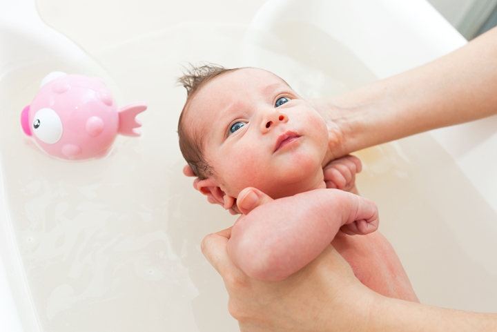 APR 28 - Guide to Newborn Bathing