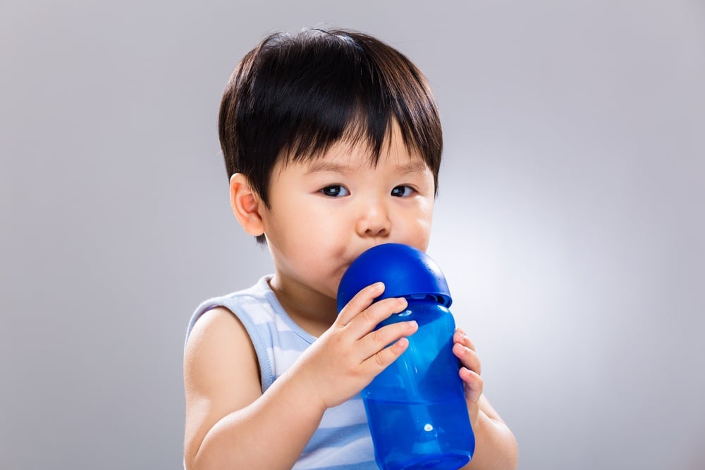 JUL01-Asian baby drinking water.jpeg