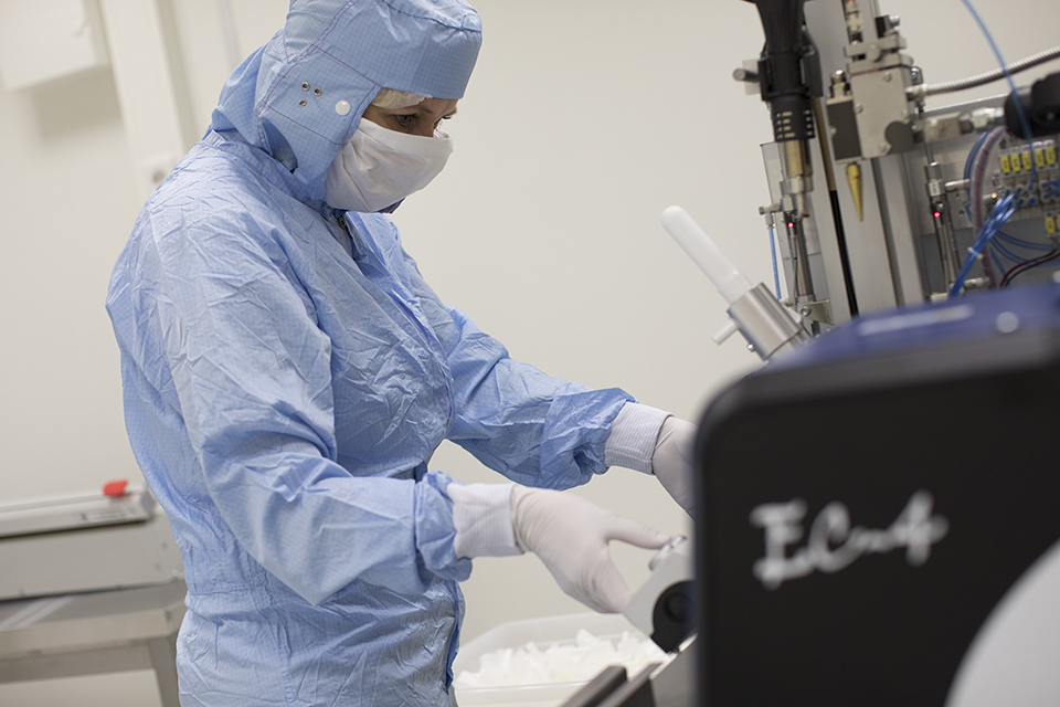 Contactless and non-invasive measurements of oxygen
