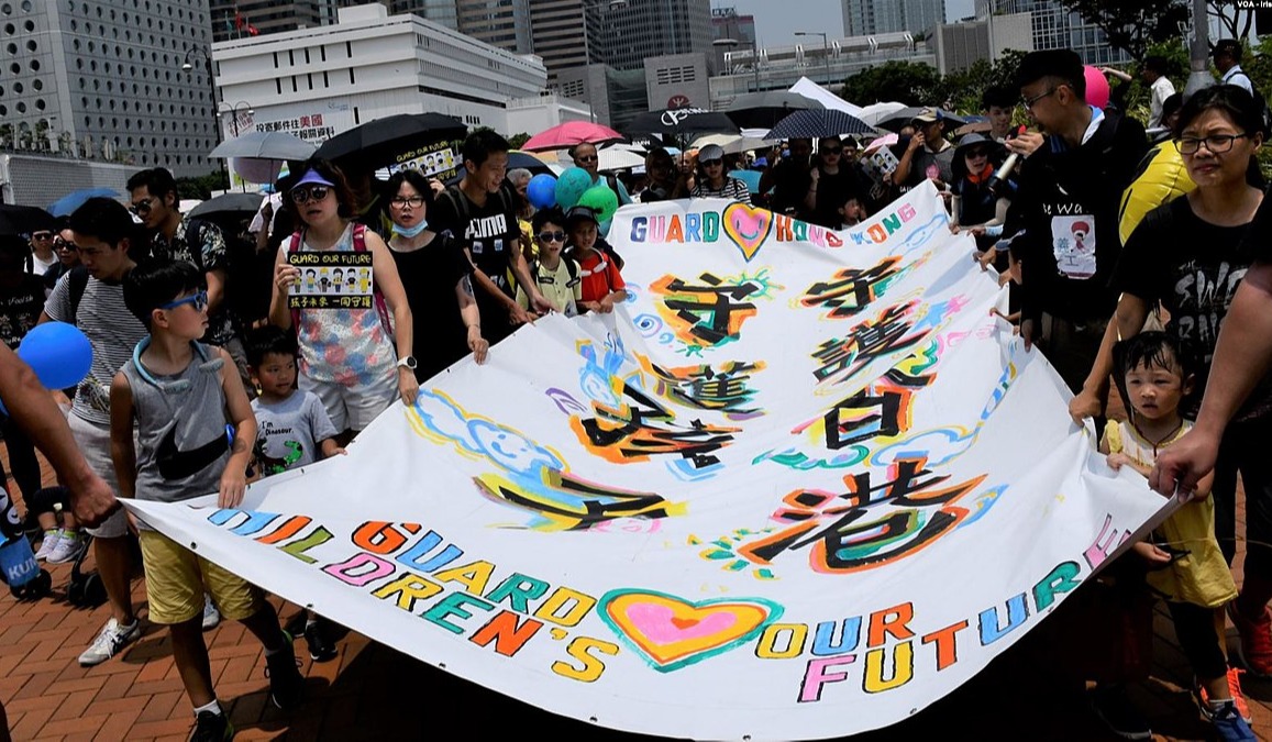1200px-190810_HK_family_protest_01