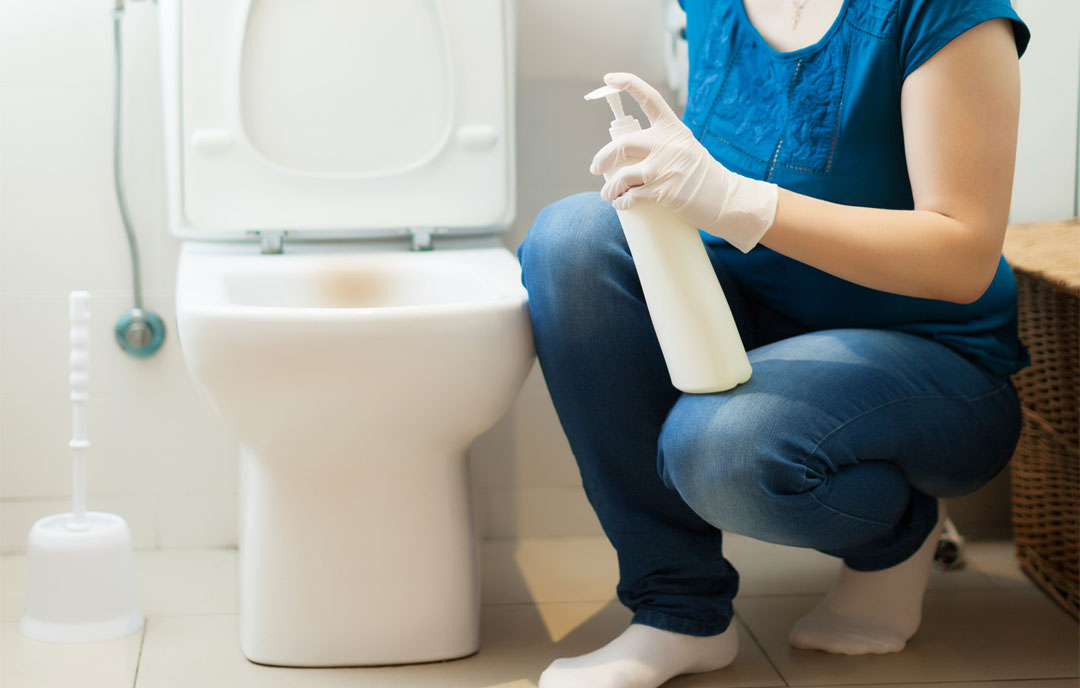 How-to-clean-limescale-from-toilet-bowl