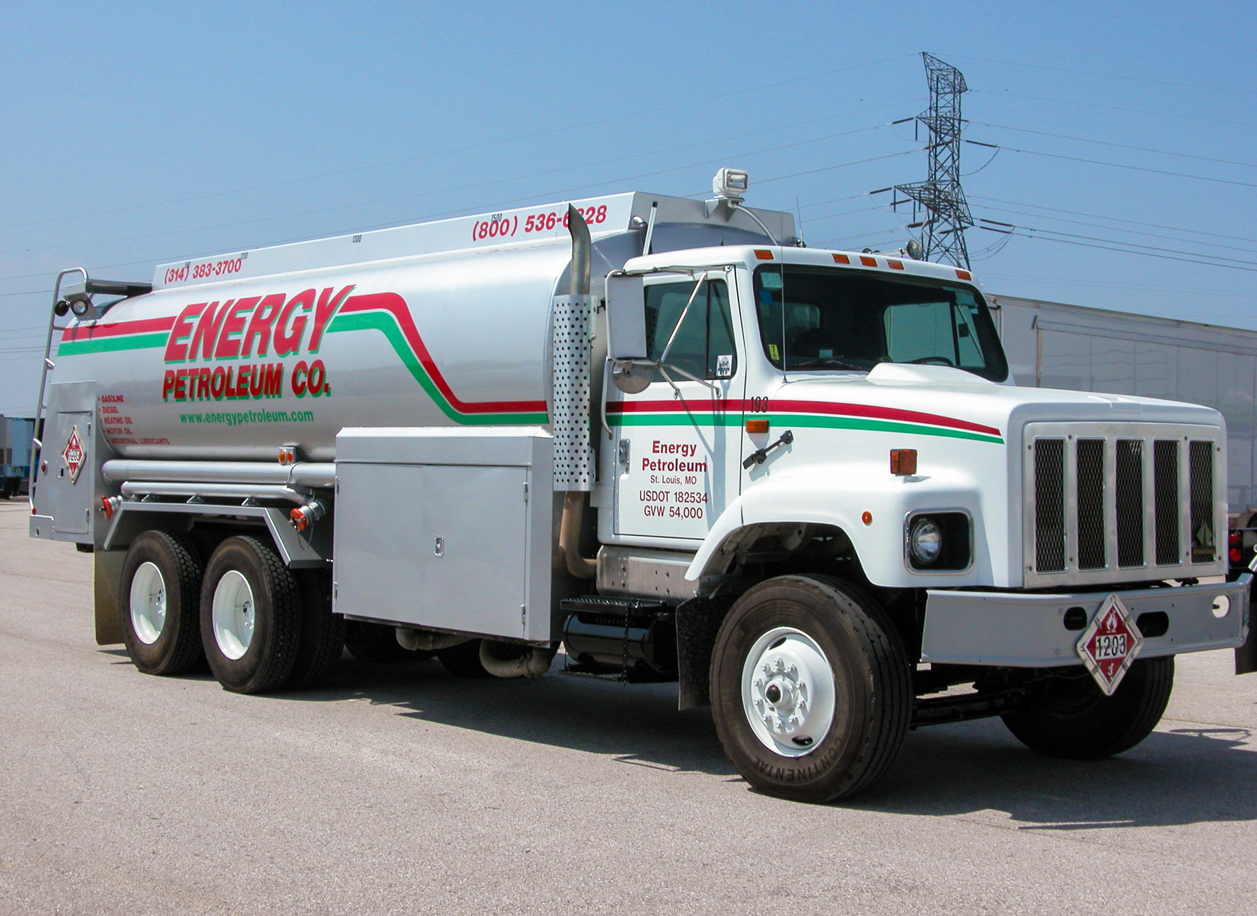 Large Truck and Trailer Fleet Painting Services | Craftsmen Industries