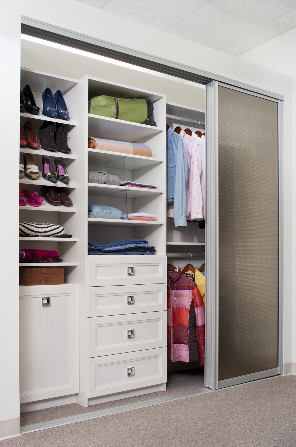 Custom Reach In Closet Design | The Closet Works Inc.