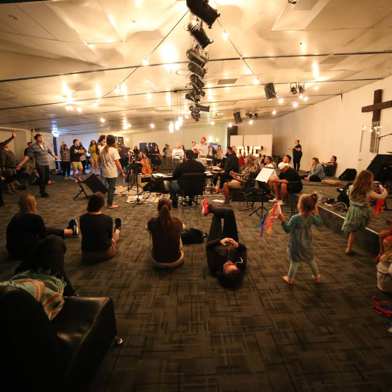 prayer-collective-worship-gathering-in-new-zealand-christchurch