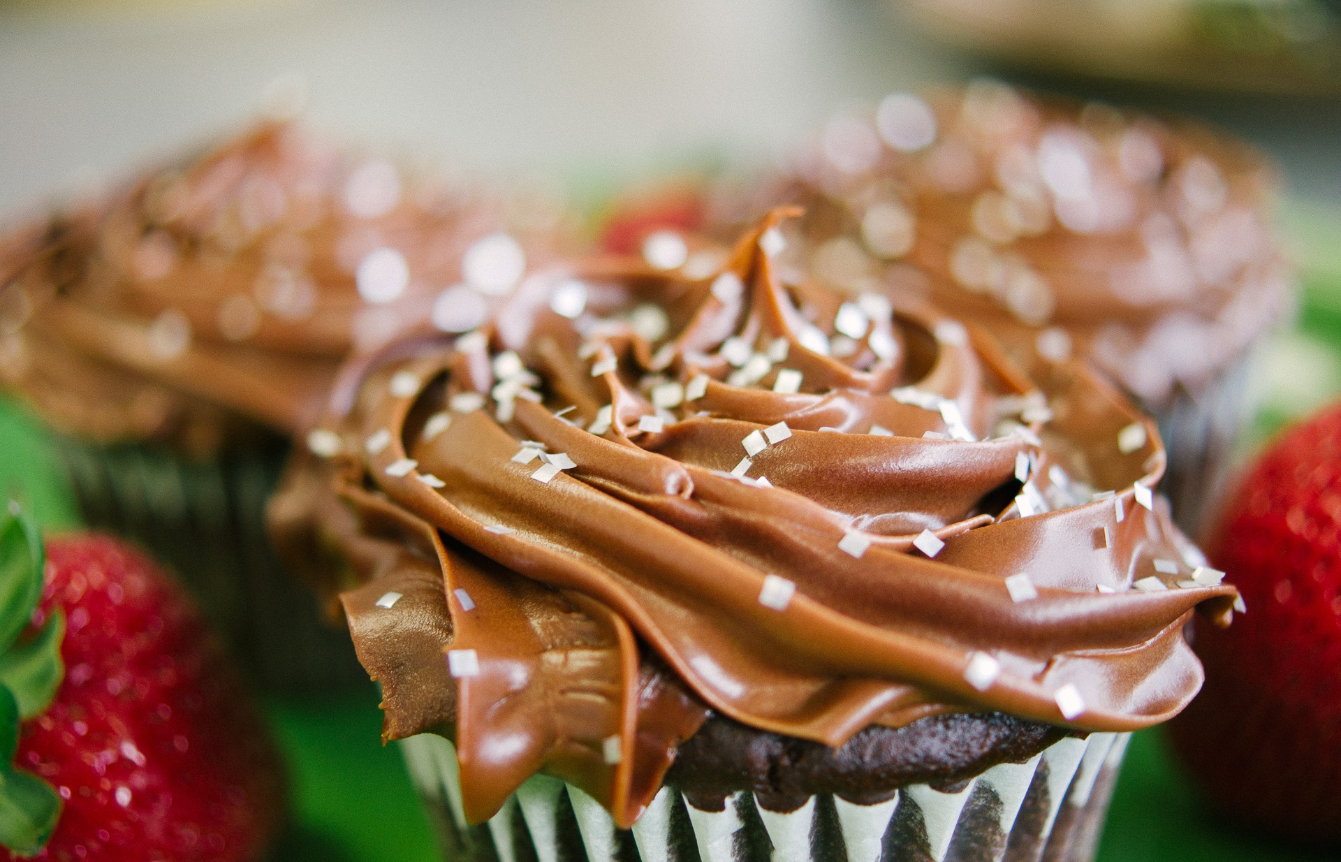 Silver Edible Glitter on a cupcake